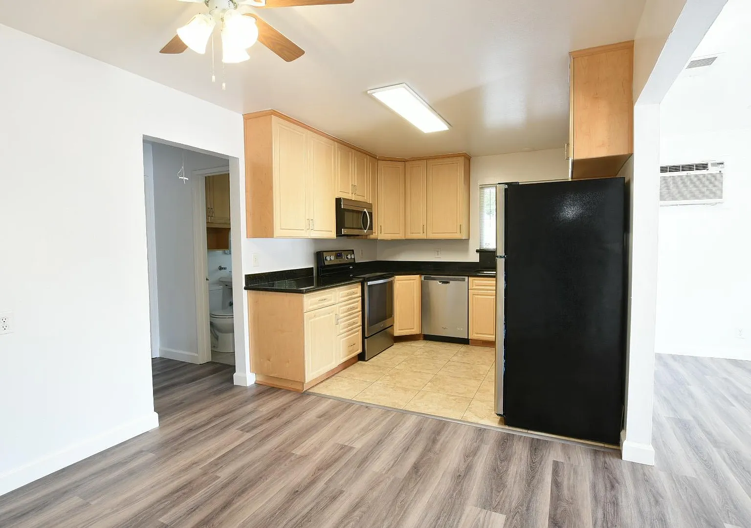 3 bed, 1200 sqft, $3,950 — Photo 1