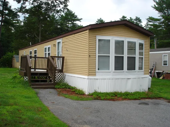 8 Holiday Lane, Standish, ME 04084