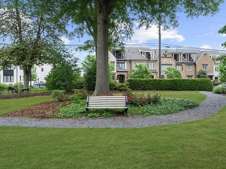 410 Rose Garden Ln — Photo 50