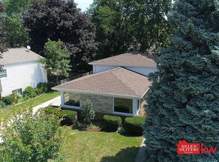 685 Patton Dr, Buffalo Grove, IL 60089