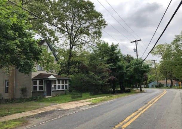 2nd image of 275 Berlin Rd