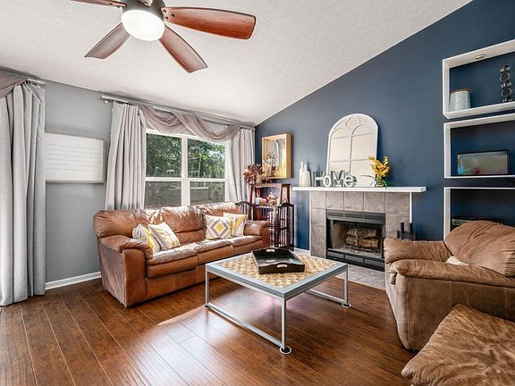 5th image of 421 Sandmar Ct