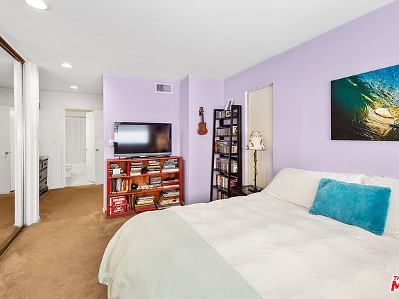 3rd image of 6700 Hillpark Dr APT 403