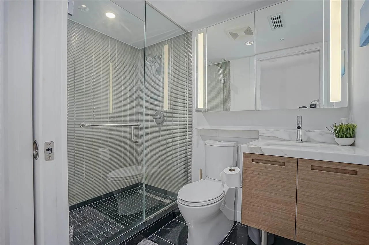 2 bed, 906 sqft, $4,000 — Photo 4