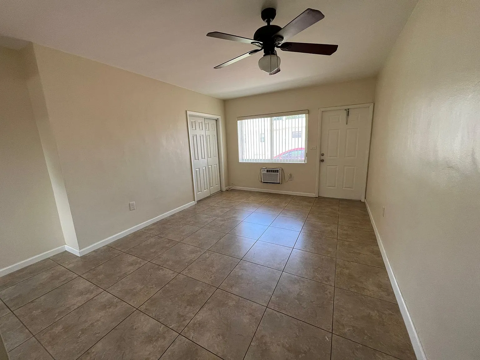 6Plex 1265 NE 136th Terrace - 2 — Photo 4