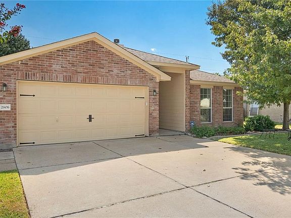 2nd image of 2806 Zachary Ln
