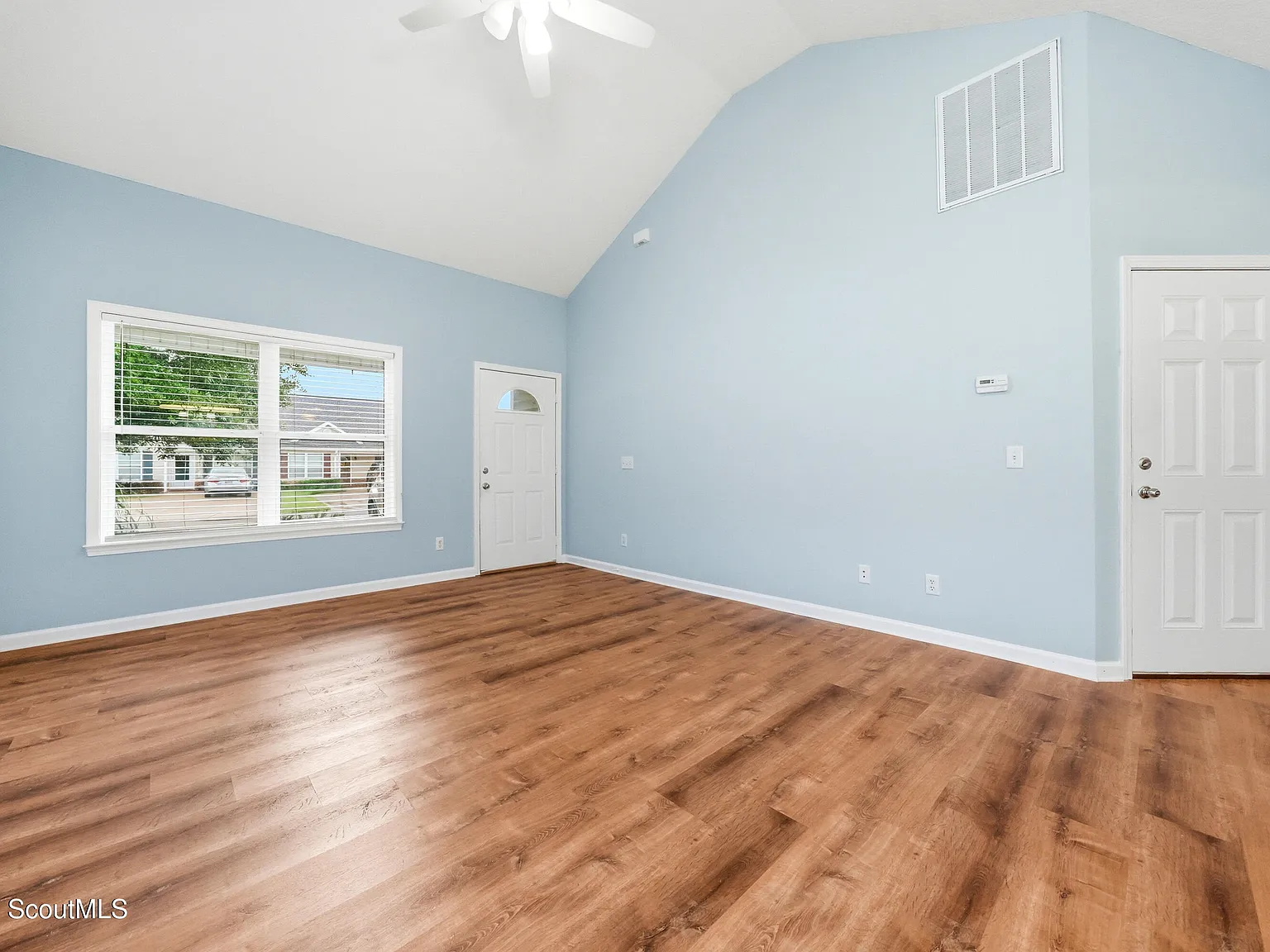 2 bed, 2.5 bath, 1218 sqft, $1,650 — Photo 2