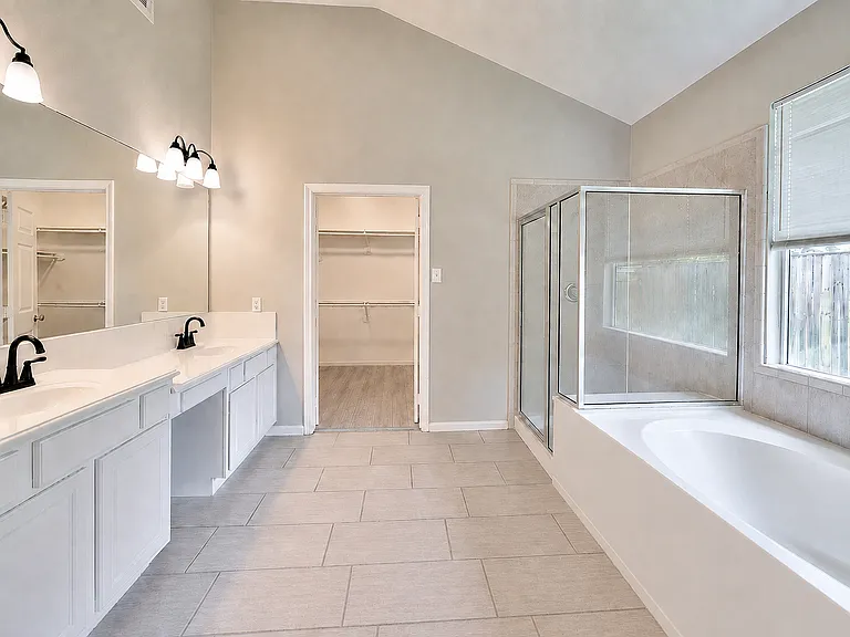 13714 Hillingdale Ln — Photo 11