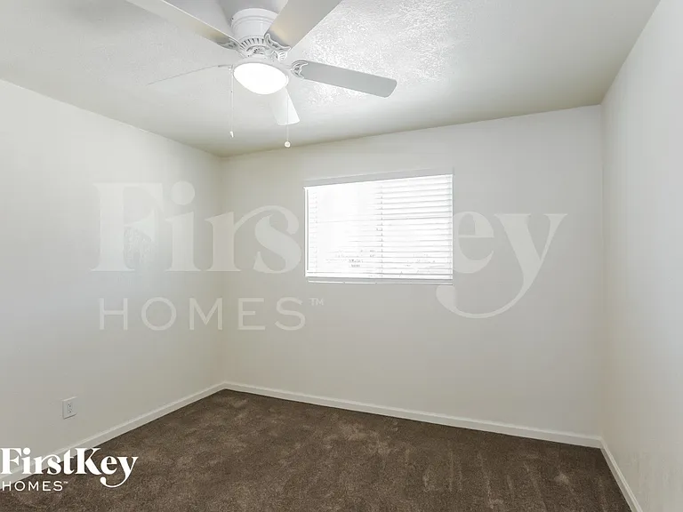 3124 W San Miguel Ave — Photo 9