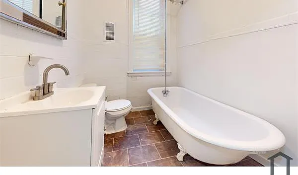 1332 N Wanamaker St — Photo 5