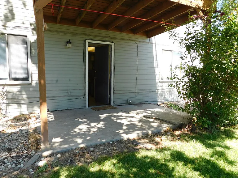 568 Dawn Ct — Photo 13