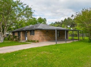315 James St, Winnie, TX 77665