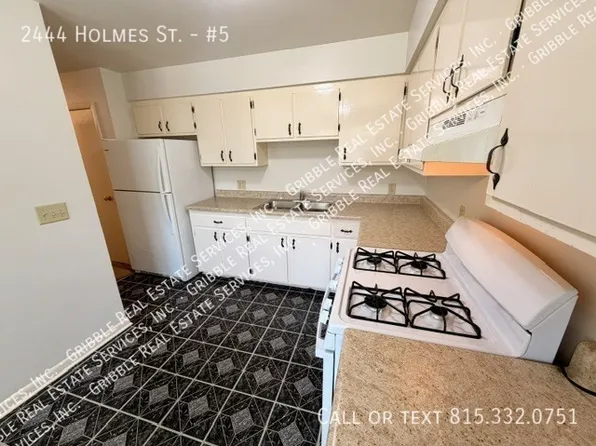2444 Holmes St #5, Rockford, IL 61108