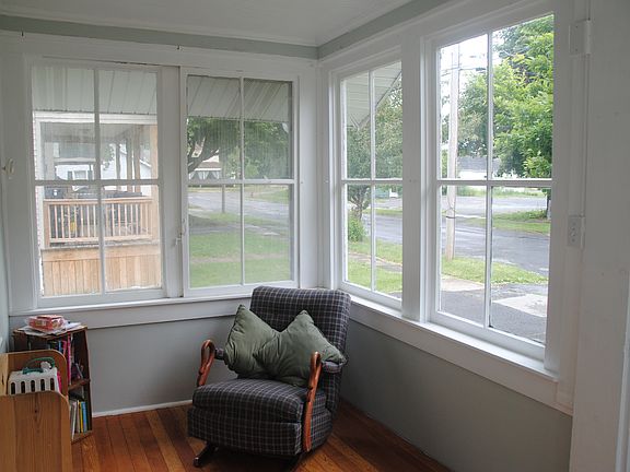 3rd image of 112 Fairmont Ave