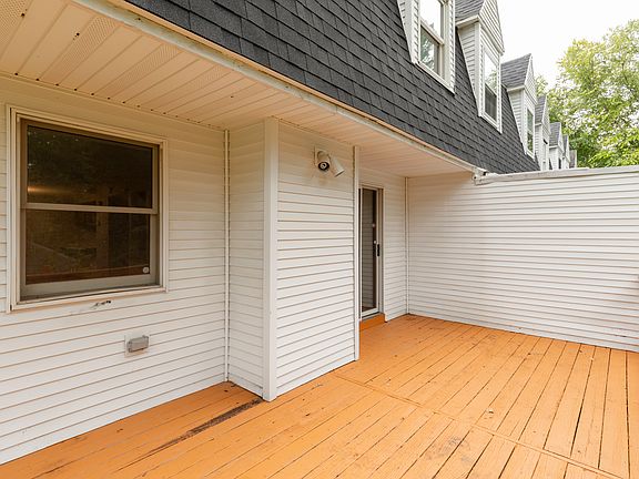 3rd image of 8237 Vicksburg Pl