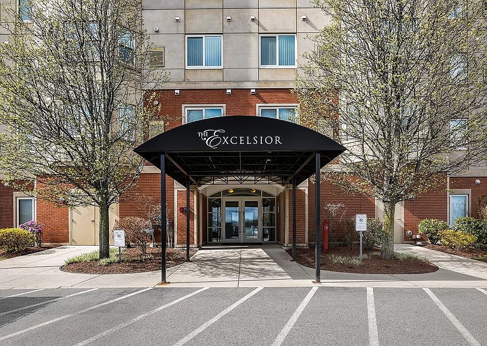 1st image of 1 Cityview Ln #111