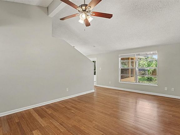 3rd image of 603 HIGHVIEW TERRACE N