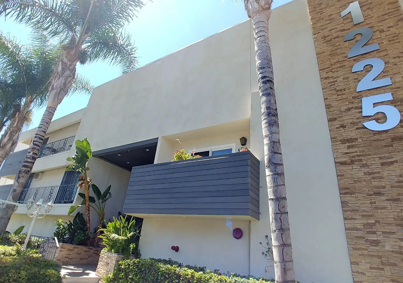 Edgemont Apts — Photo 3