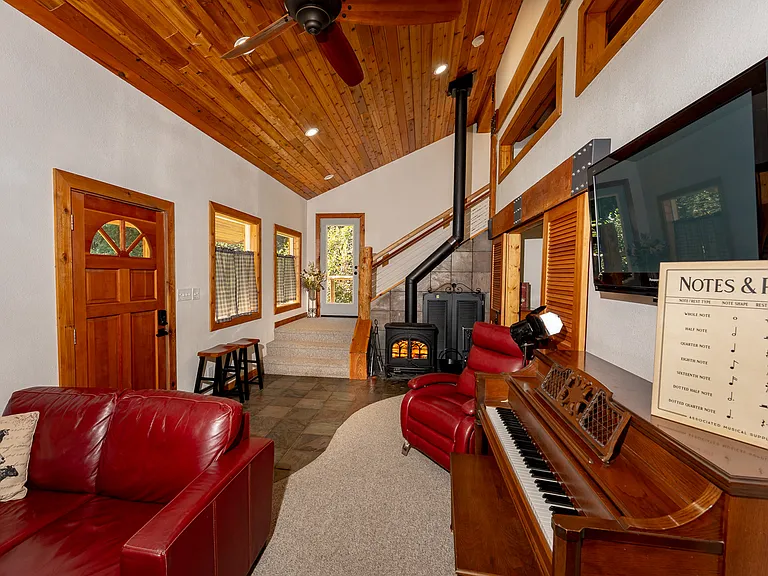 650 Hidden Valley Rd — Photo 41