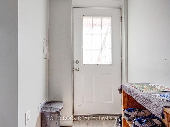 3rd image of 60 Martindale Cres