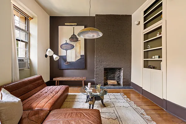 Living room, photo 2