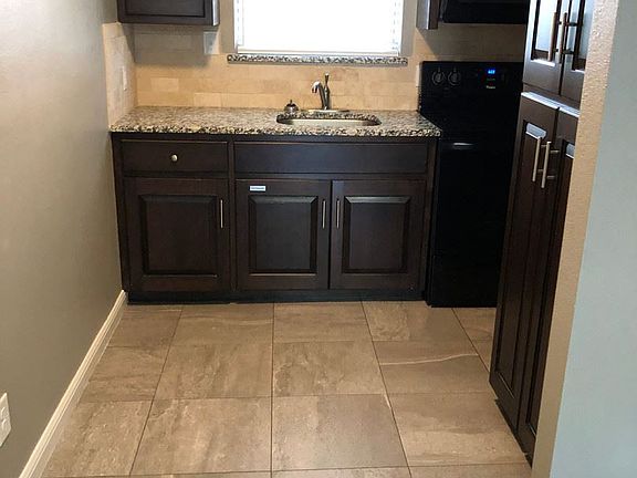 4th image of 100 W Oakdale St APT 304