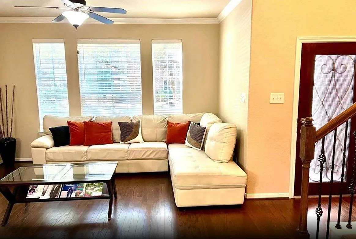 3 bed, 2.5 bath, 1564 sqft, $2,500 — Photo 4
