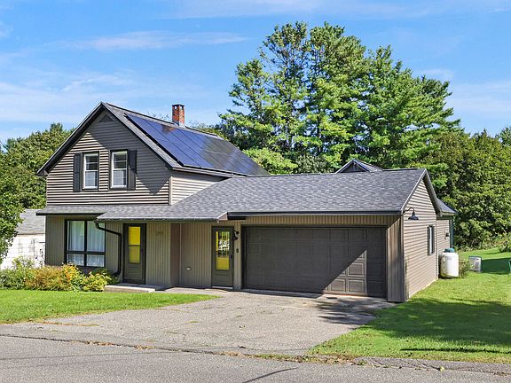 3rd image of 395 Fairview St