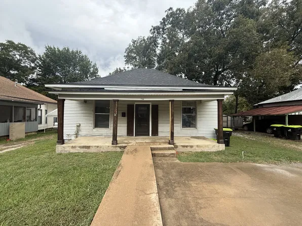 736 E 8th St, Ada, OK 74820