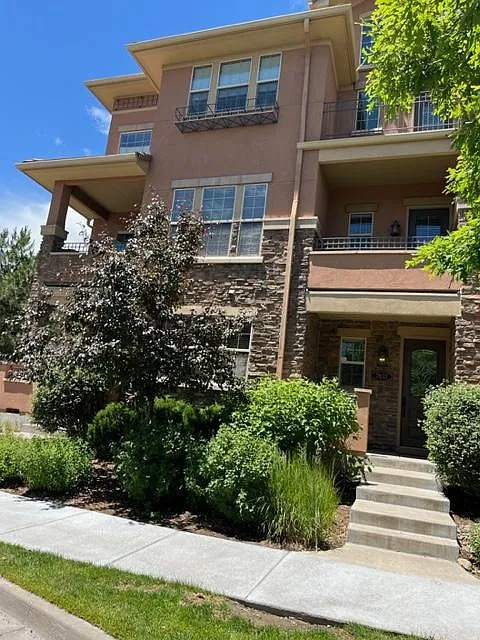 3 bed, 2131 sqft, $3,650 — Photo 2