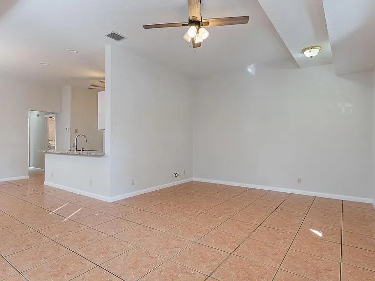 623 N L St #1 — Photo 2