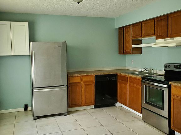 3rd image of 1026 Lakewood Ct Unit 2