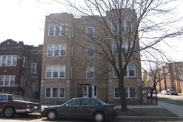 1st image of 3807 W Altgeld St #3E