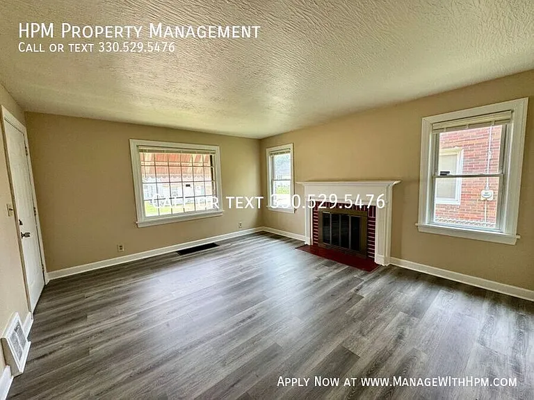 3021 Windsor Pl SW — Photo 3