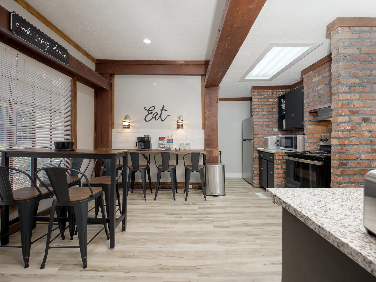 4 bed, $6,500 — Photo 4