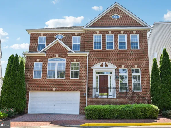 9173 Ciri Inlet Ct, Fort Belvoir, VA 22060