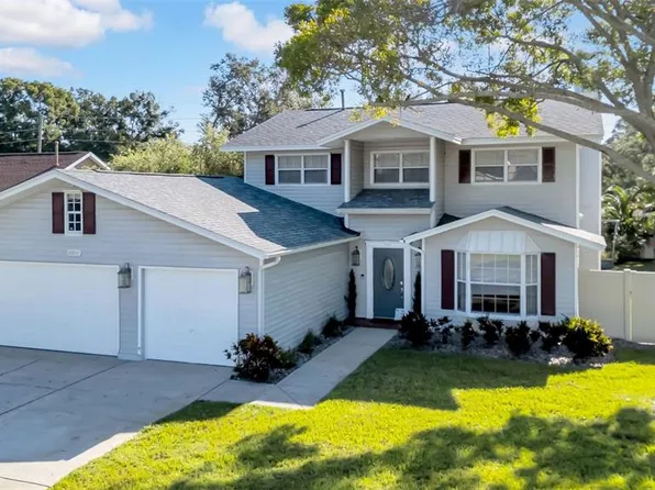 8809 Glen Lakes Blvd N, Saint Petersburg, FL 33702