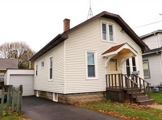 704 North Ave, Aurora, IL 60505