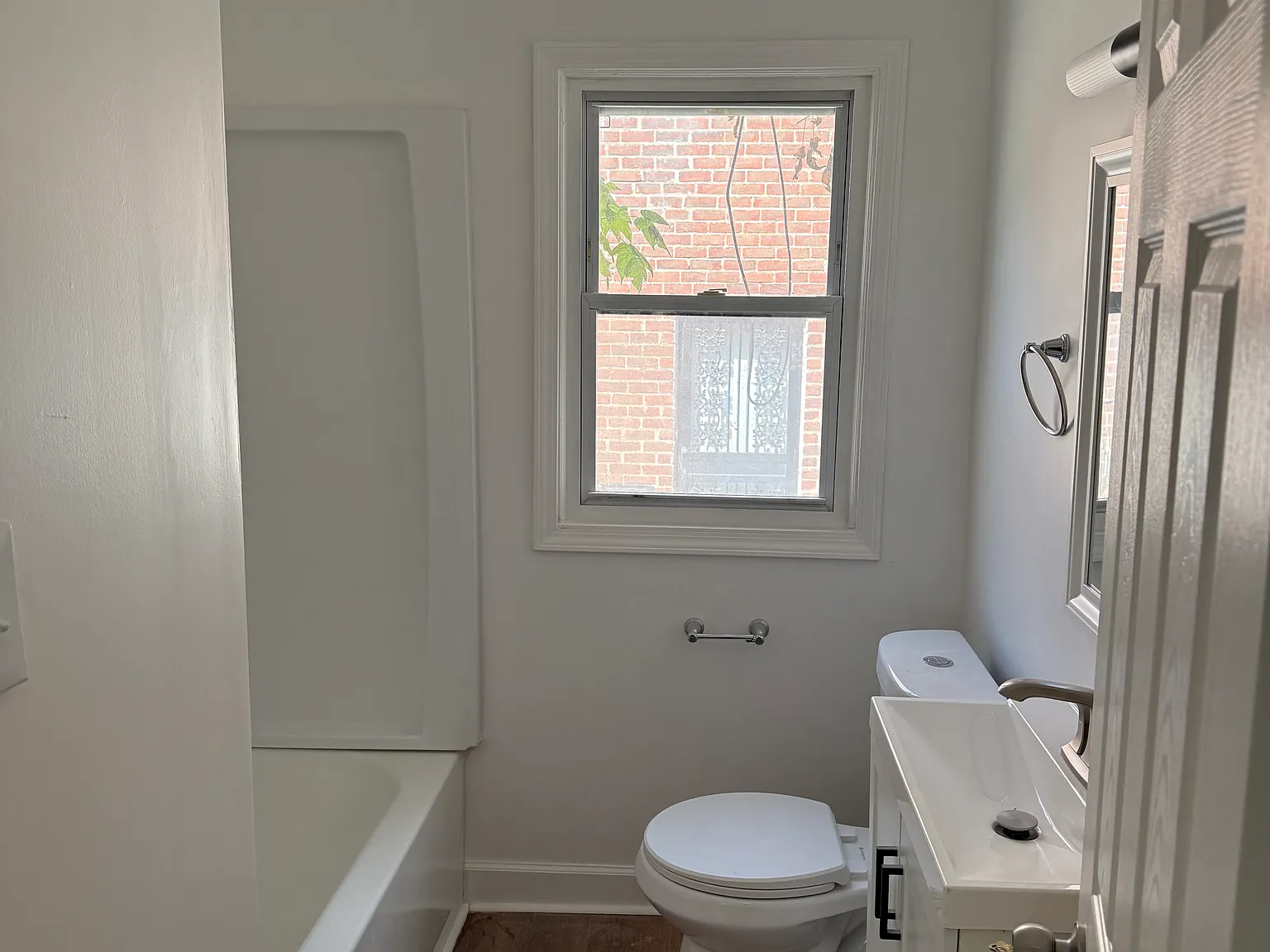 3 bed, 1018 sqft, $1,550 — Photo 4