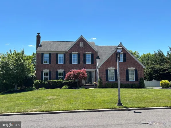 11 Gunning Ln, Langhorne, PA 19047