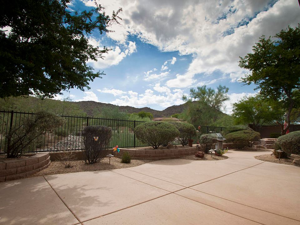 2nd image of 8373 W Briles Rd
