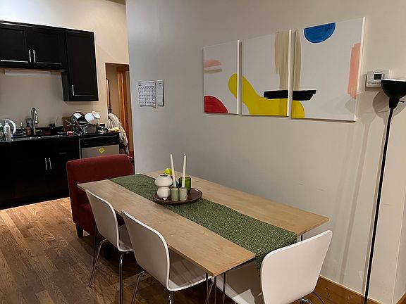3rd image of 1049 N Paulina St #3