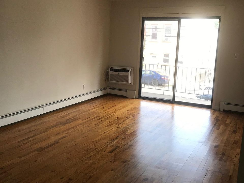 2829 Roebling Ave FLOOR 2, Bronx, NY 10461 | Zillow