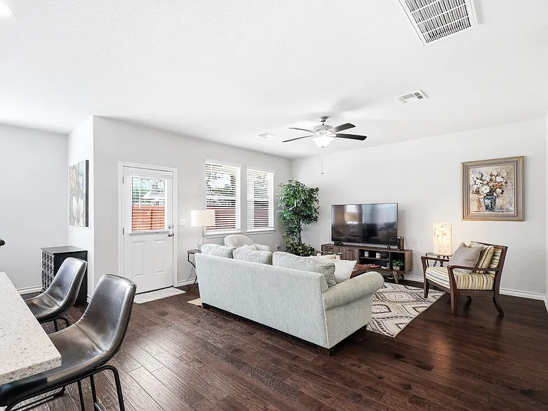 5602 Chestnut Xing — Photo 15