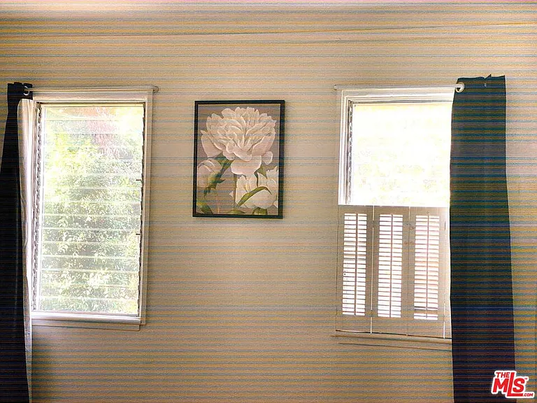 10623 Kinnard Ave — Photo 8