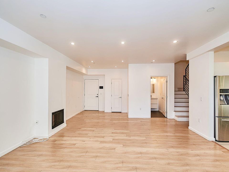 1st image of 137 W 6th St APT 304