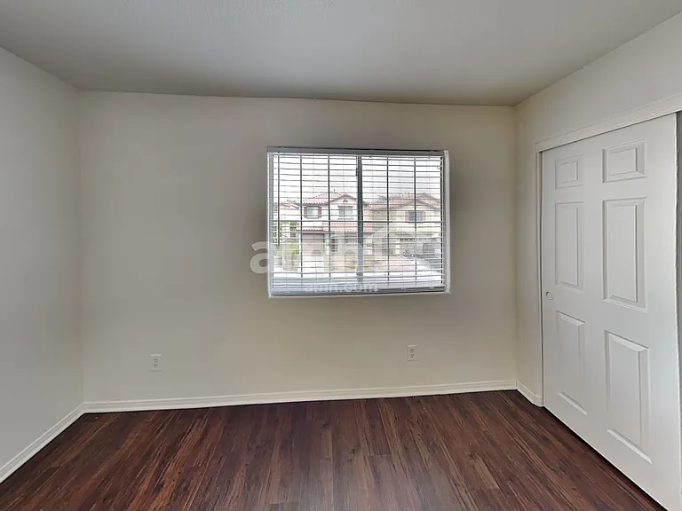 6473 Karlsen Ct — Photo 13