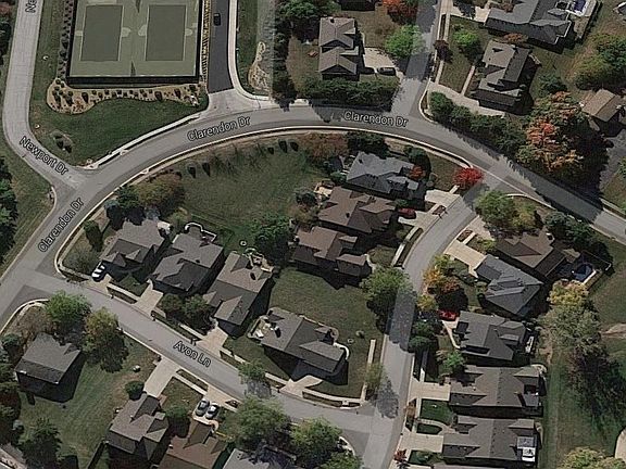 5th image of 242 Chamberlain Cir