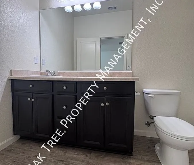 1193 S Carriage Ave — Photo 22