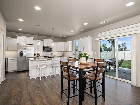 5th image of 2034 W Parkway Ct